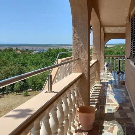 2 Bedroom Lovely In