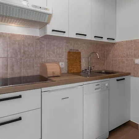 Apartamento 2 Bedroom Lovely In Jadranovo