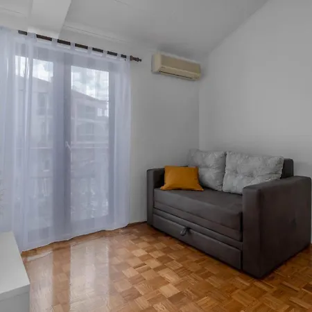 2 Bedroom Lovely In *