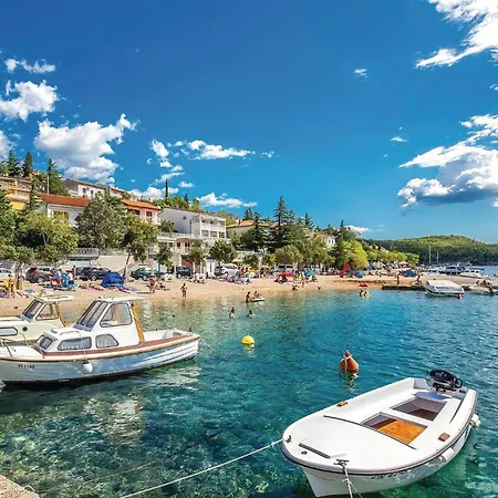 2 Bedroom Lovely In Apartamento Jadranovo