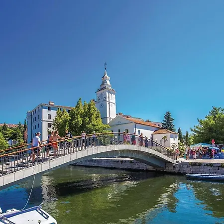 Διαμέρισμα 2 Bedroom Gorgeous In Jadranovo