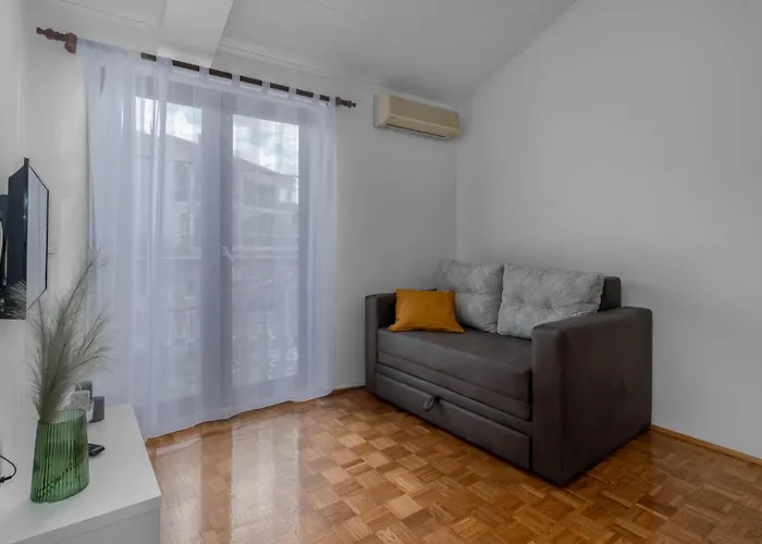 2 Bedroom Lovely In *